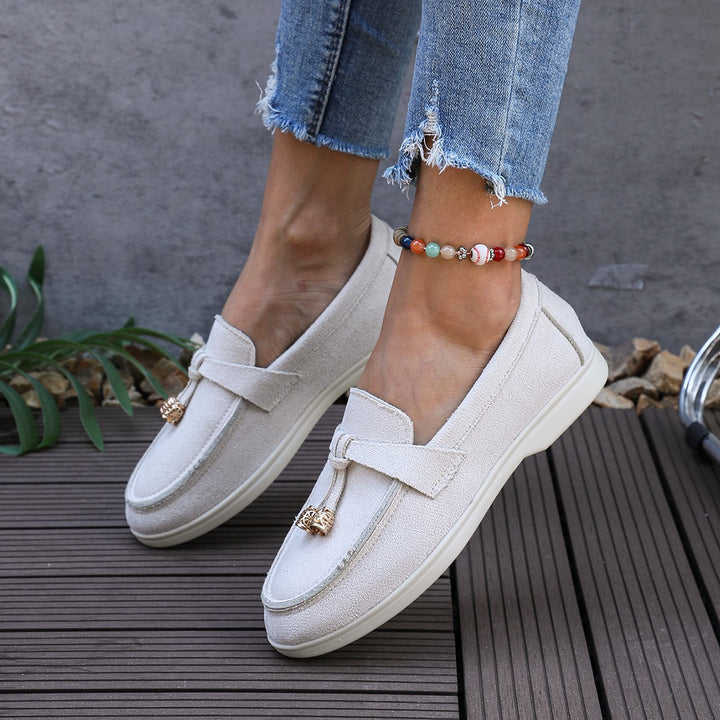 Women Moccasin Slipper with Decorative Tassels and Padded Comfort Footbed Mune Fashion