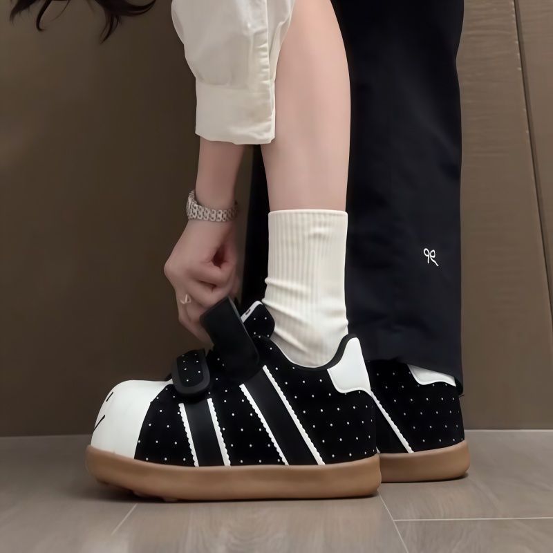 Women's Comfortable Sneakers with Practical Velcro Closures and Casual Design Mune Fashion