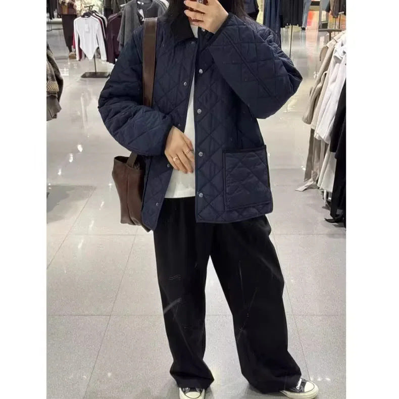 Women's casual quilted field jacket in quilt look with cord collar and large flap pockets Mune Fashion