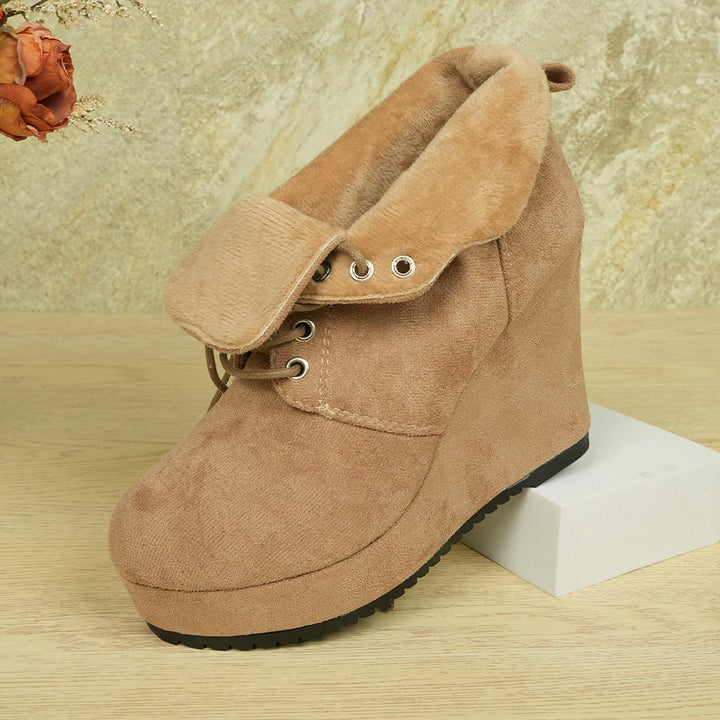 Women's faux fur lined wedge ankle boots with foldable fur collar, lacing and slip-resistant tread sole Mune Fashion