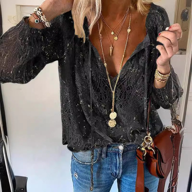 Ladies Elegant and Feminine Blouse with V-Neck and Lace Accents Mune