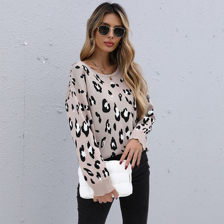 Women's Light Jacquard Knit Sweater with Animal Print and Ribbed Hem Mune Fashion