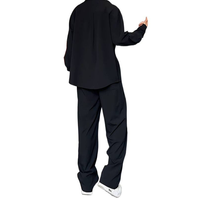 Men's loosely cut two-piece leisure set with deep V-neck overshirt and wide pleated trousers Mune Fashion