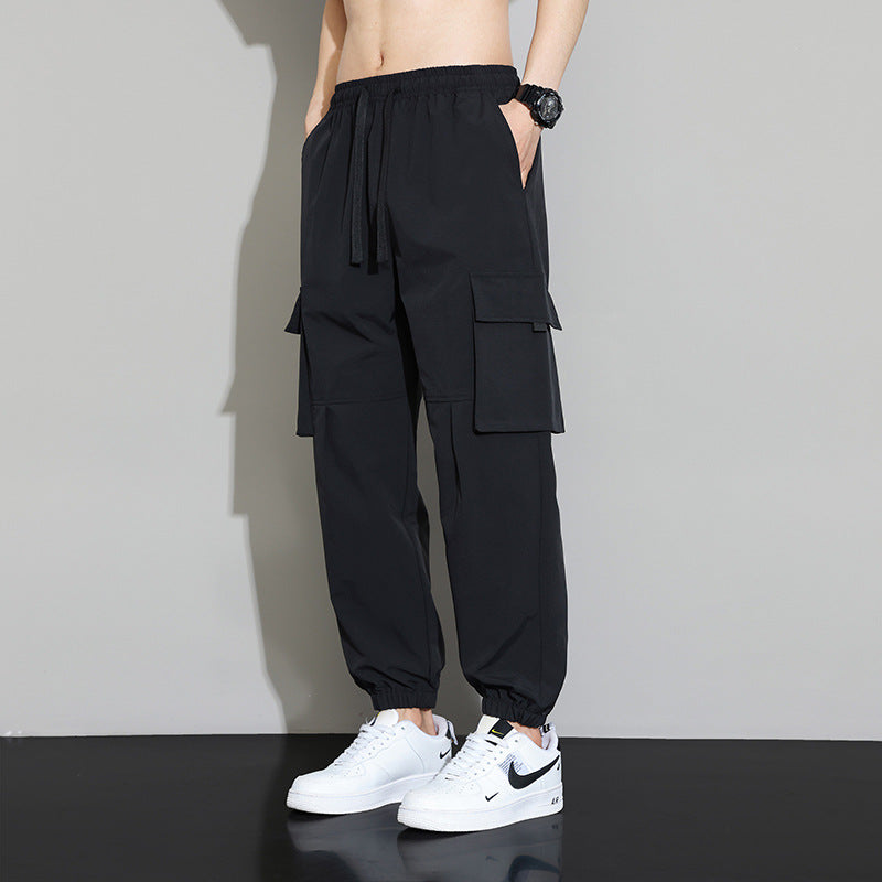 Men's cargo pants with practical side pocket design