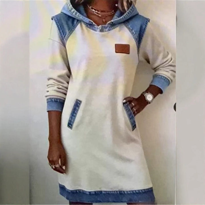 Women's hooded sweatshirt dress with denim appliqués, kangaroo pockets and casual cut Mune Fashion