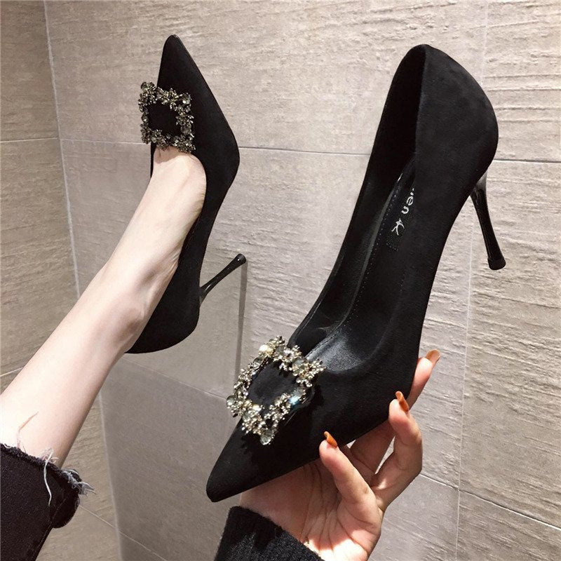 Ladies stiletto pumps with pointed toe and sparkling rhinestone appliqué Mune Fashion