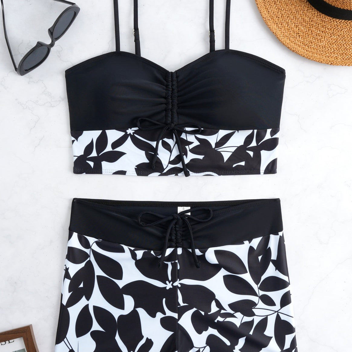 Women's bikini set with fashionable gathering and high-waisted shorts Mune Fashion