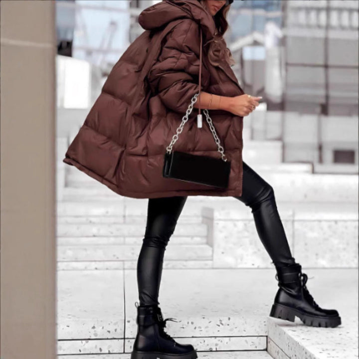 Ladies Oversized Padded Jacket with Practical Pockets and High Collar Mune