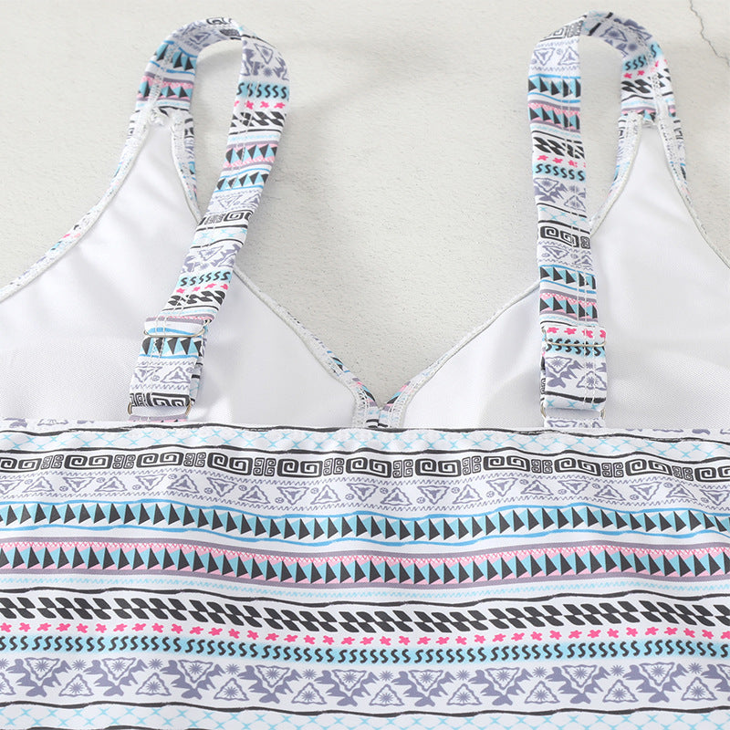 Women Tankini Set with fashionable print and comfortable bottoms Mune Fashion