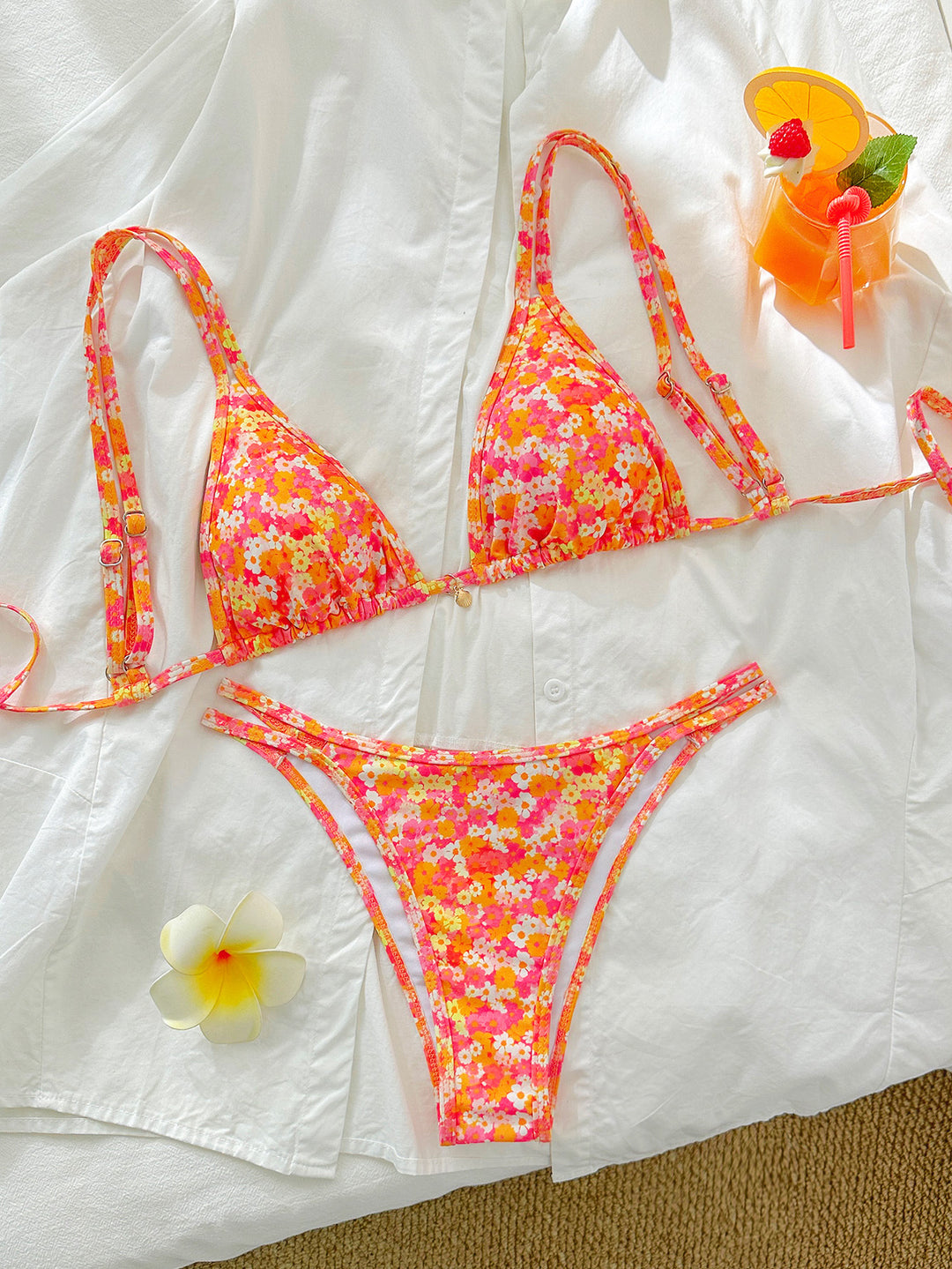 Women's Triangle Bikini with Floral Patterns Mune Fashion