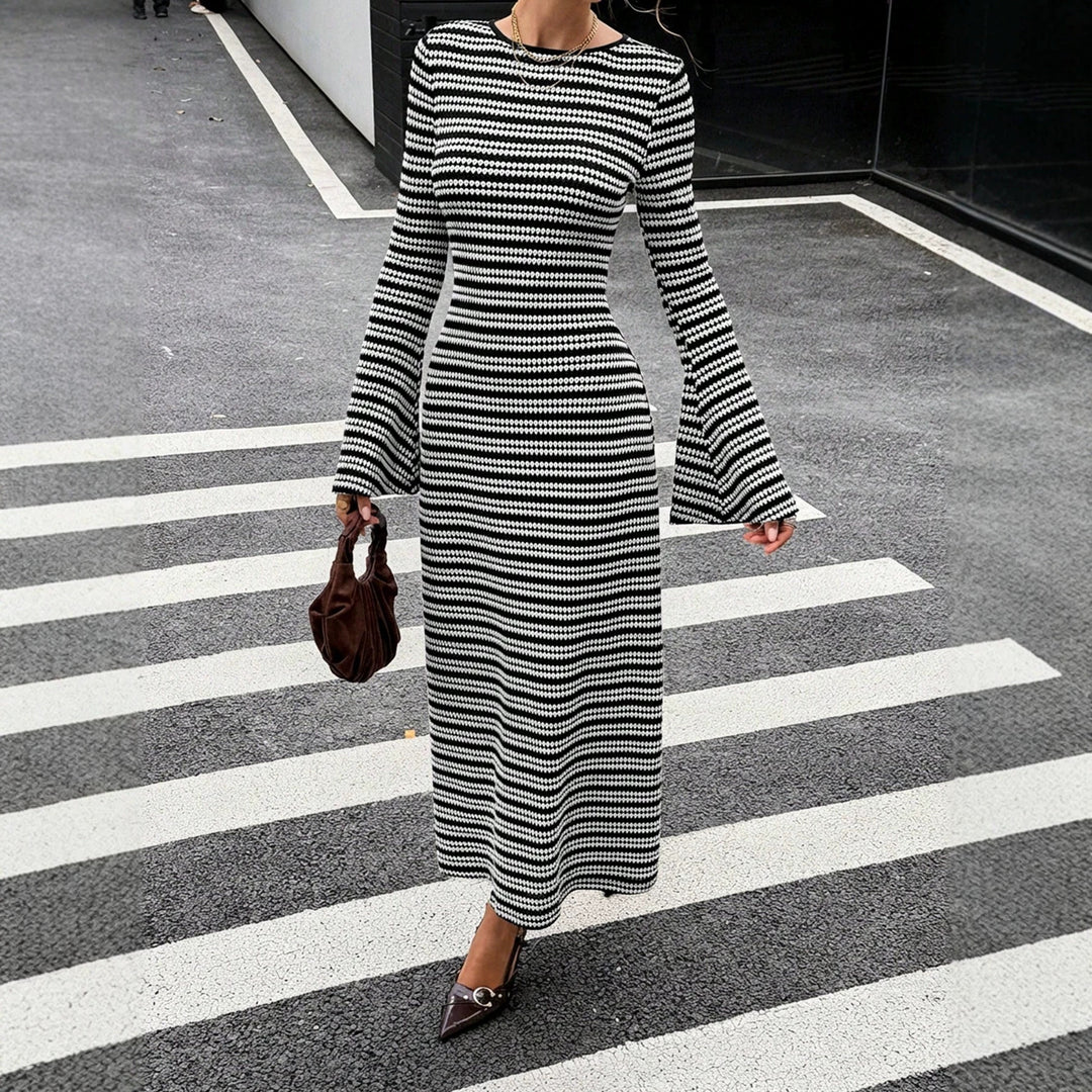 Women Figure-hugging Rib Mid Dress with Trumpet Sleeves and Tailored Cut Mune Fashion