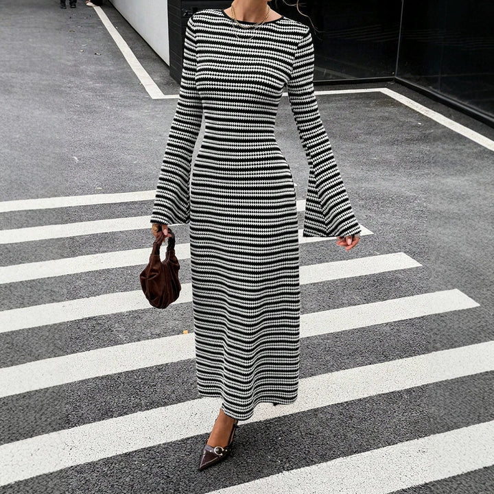 Women Figure-hugging Rib Mid Dress with Trumpet Sleeves and Tailored Cut Mune Fashion