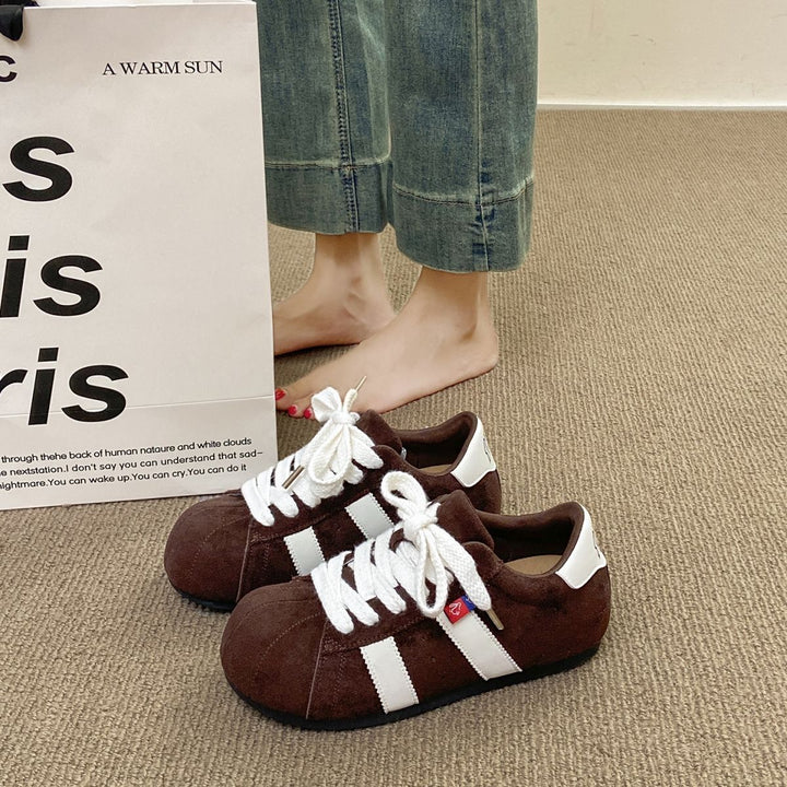 Women's sneakers made of high-quality suede with a sporty silhouette Mune Fashion