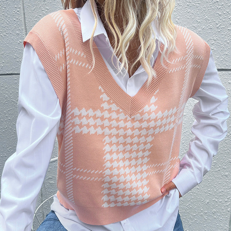 Ladies oversized knit vest with V-neck and houndstooth pattern Mune Fashion