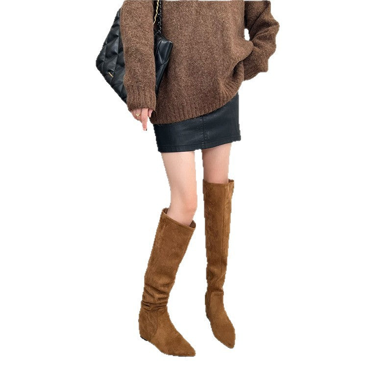 Women's knee-high slouch boots made of suede with pointed toe Mune Fashion