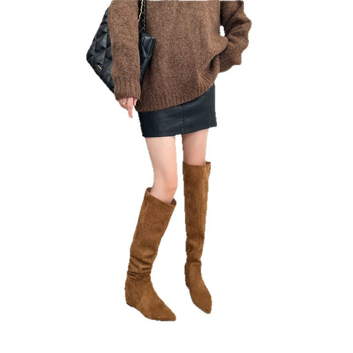 Women's knee-high slouch boots made of suede with pointed toe Mune Fashion