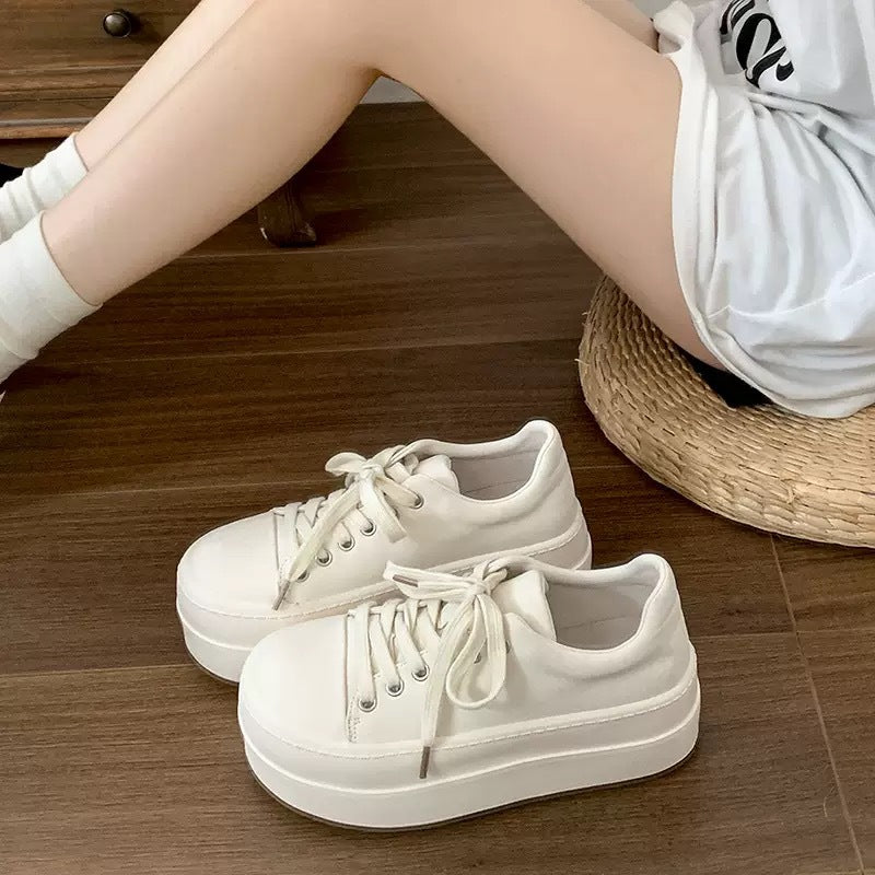 Women's Platform Sneaker with Fashionable Design and Comfortable Cushioning Mune Fashion
