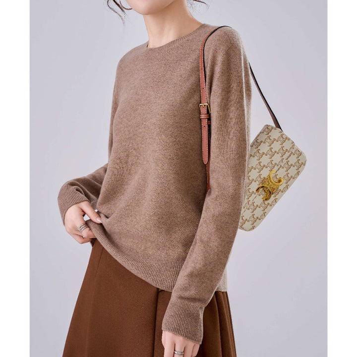 Women's fine knit round neck sweater with cashmere-like quality and ribbed cuffs Mune Fashion
