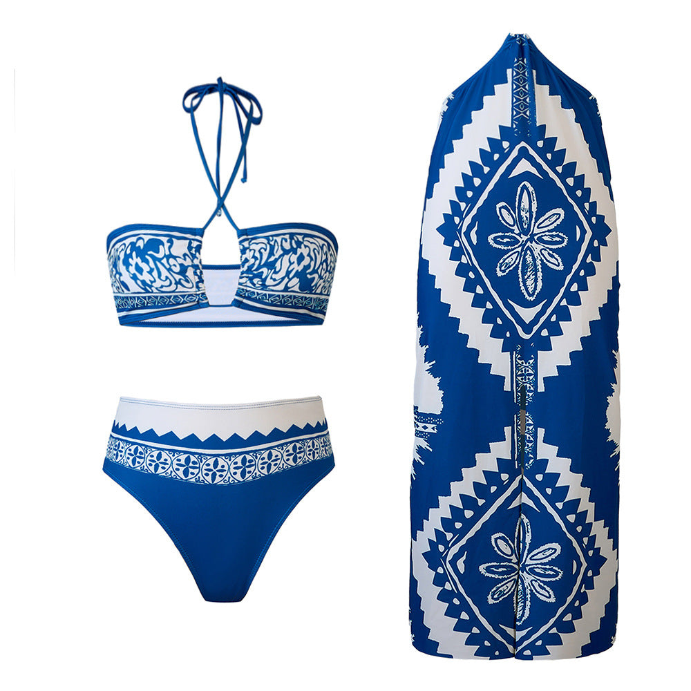 Women's bikini set with bandeau top and matching pareo Mune Fashion