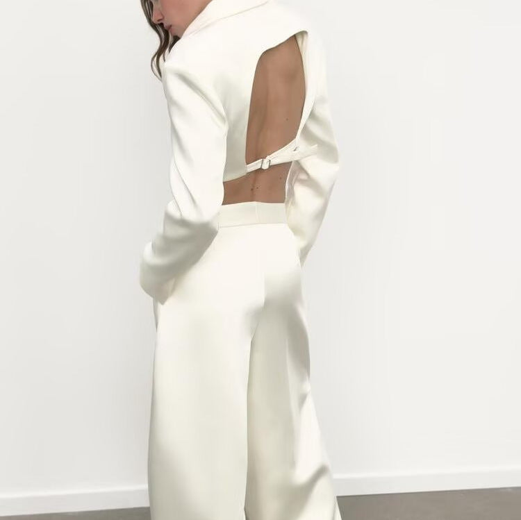 Ladies Cropped Short Blazer with Rounded Hem and Lapel Collar Mune Fashion