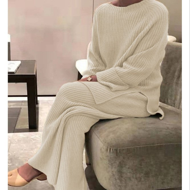 Ladies Comfortable Knit Suit In Modern Rib Design Mune
