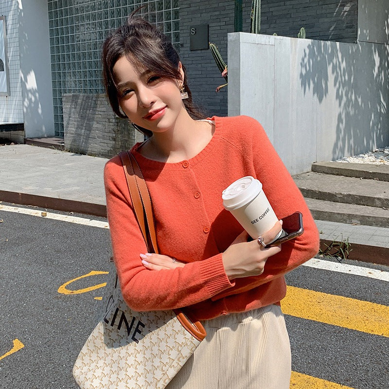 Women's Short-Cut Fine Knit Cardigan with Round Neckline and Boxy Fit Mune Fashion