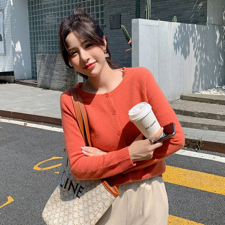Women's Short-Cut Fine Knit Cardigan with Round Neckline and Boxy Fit Mune Fashion