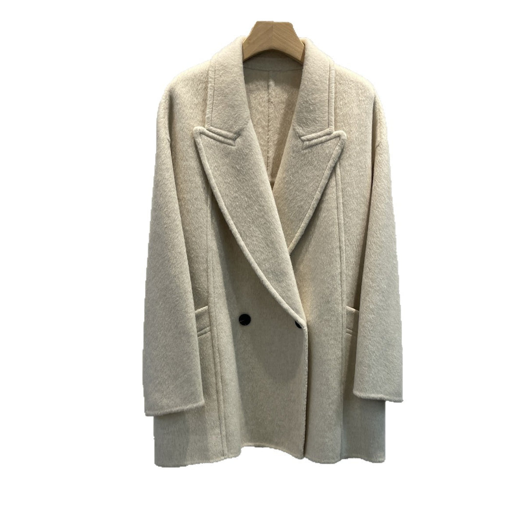 Women customized overcoat made of unique textured fabric Mune Fashion