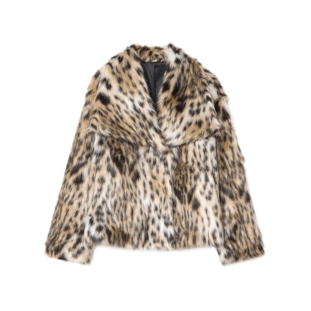Ladies nan short faux fur jacket with animal pattern, V-neck and fitted silhouette Mune Fashion