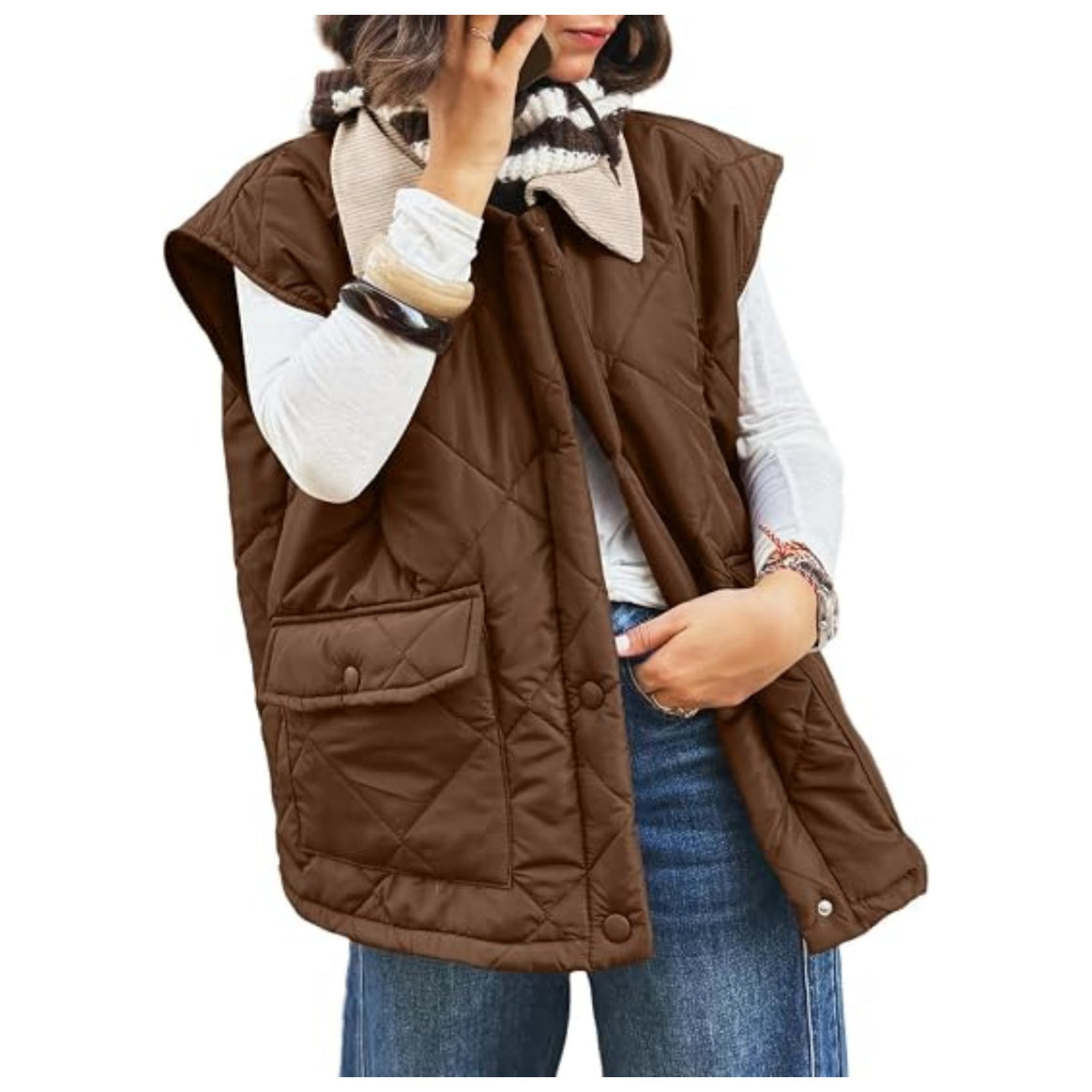 Women's quilted vest without sleeves with large flap pockets and snap button closure Mune Fashion