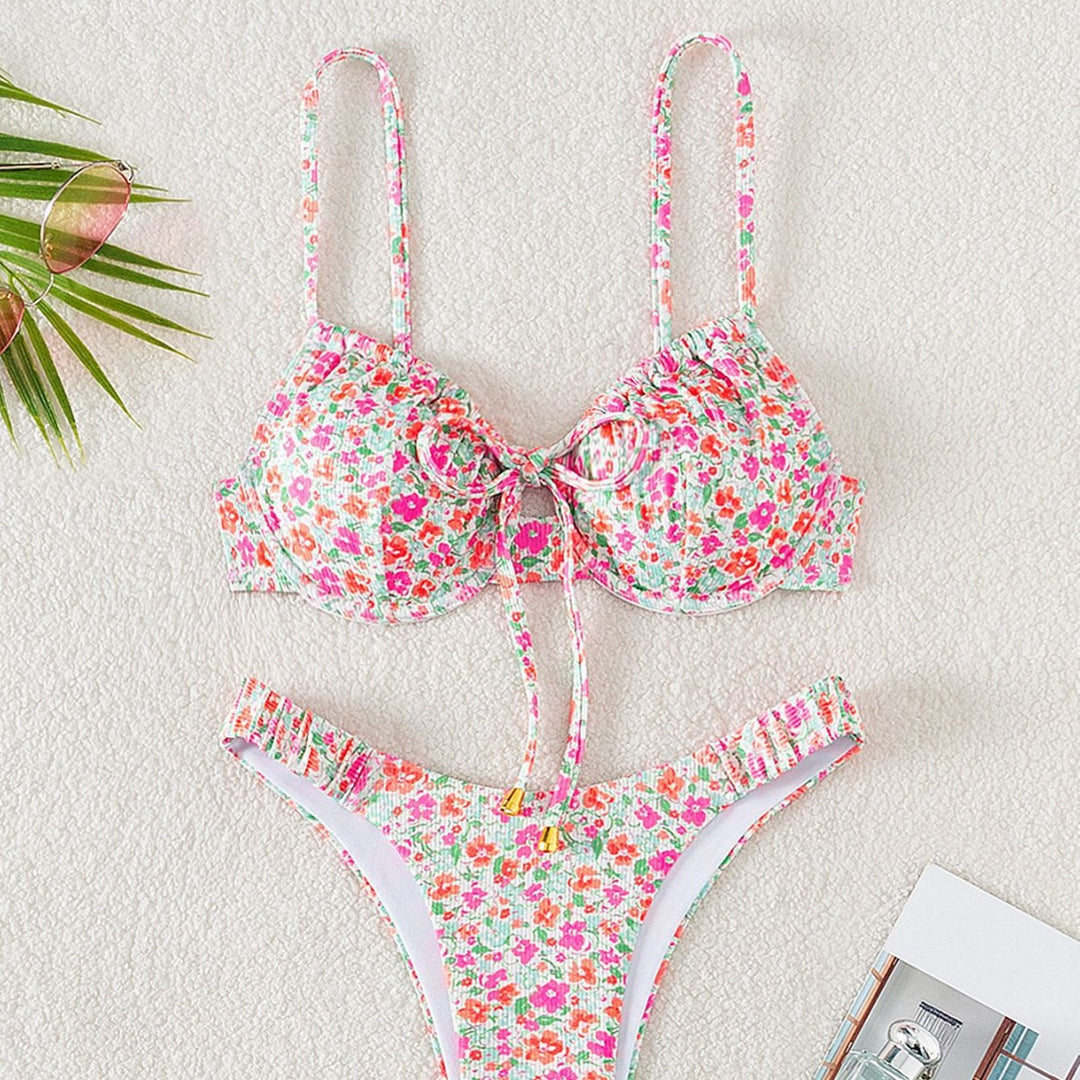 Women's bikini set with modern floral pattern and adjustable straps Mune Fashion