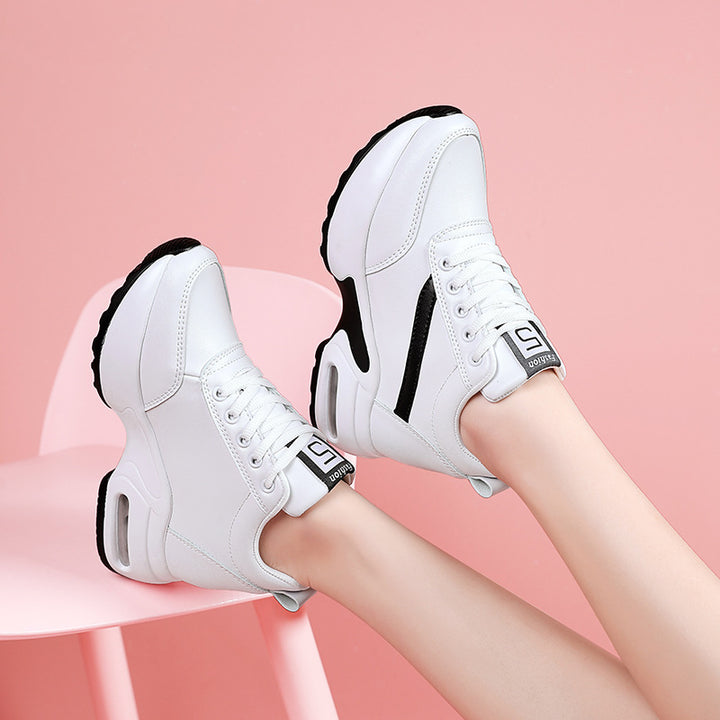Women's urban platform sneaker with air-molded midsole and curved side application Mune Fashion