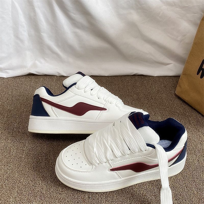 Women's sporty sneakers with continuously padded insole and non-slip sole Mune Fashion