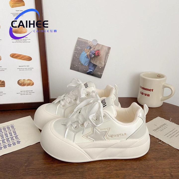 Ladies sporty sneakers with fashionable design and thick sole Mune Fashion