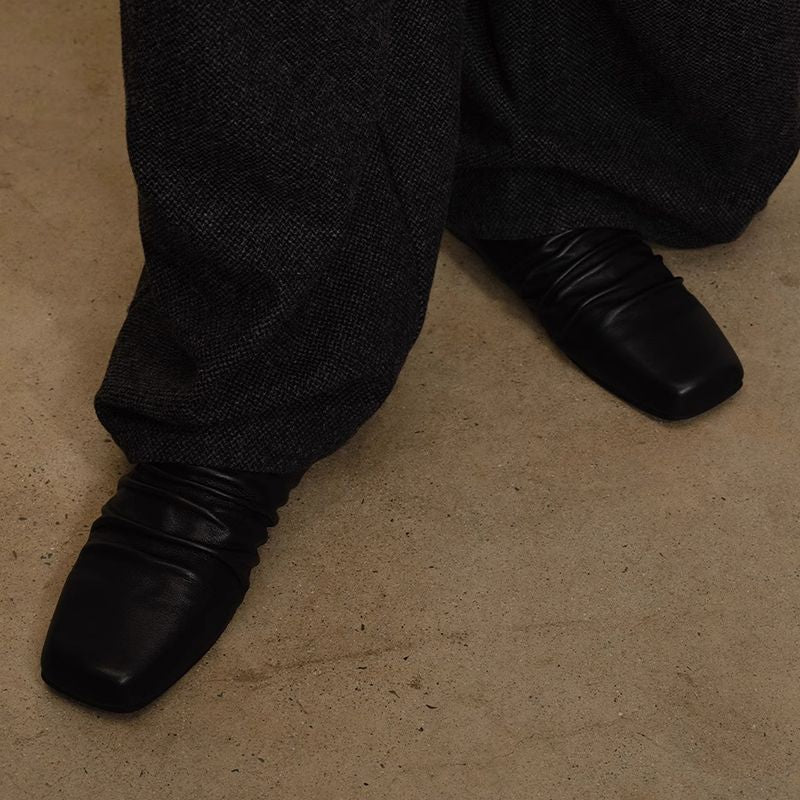 Women’s leather slippers with square toe and gathered shaft Mune Fashion