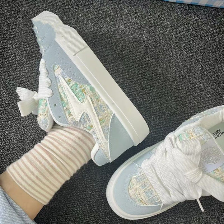 Ladies fashionable sneakers with unique texture and comfortable sole Mune Fashion