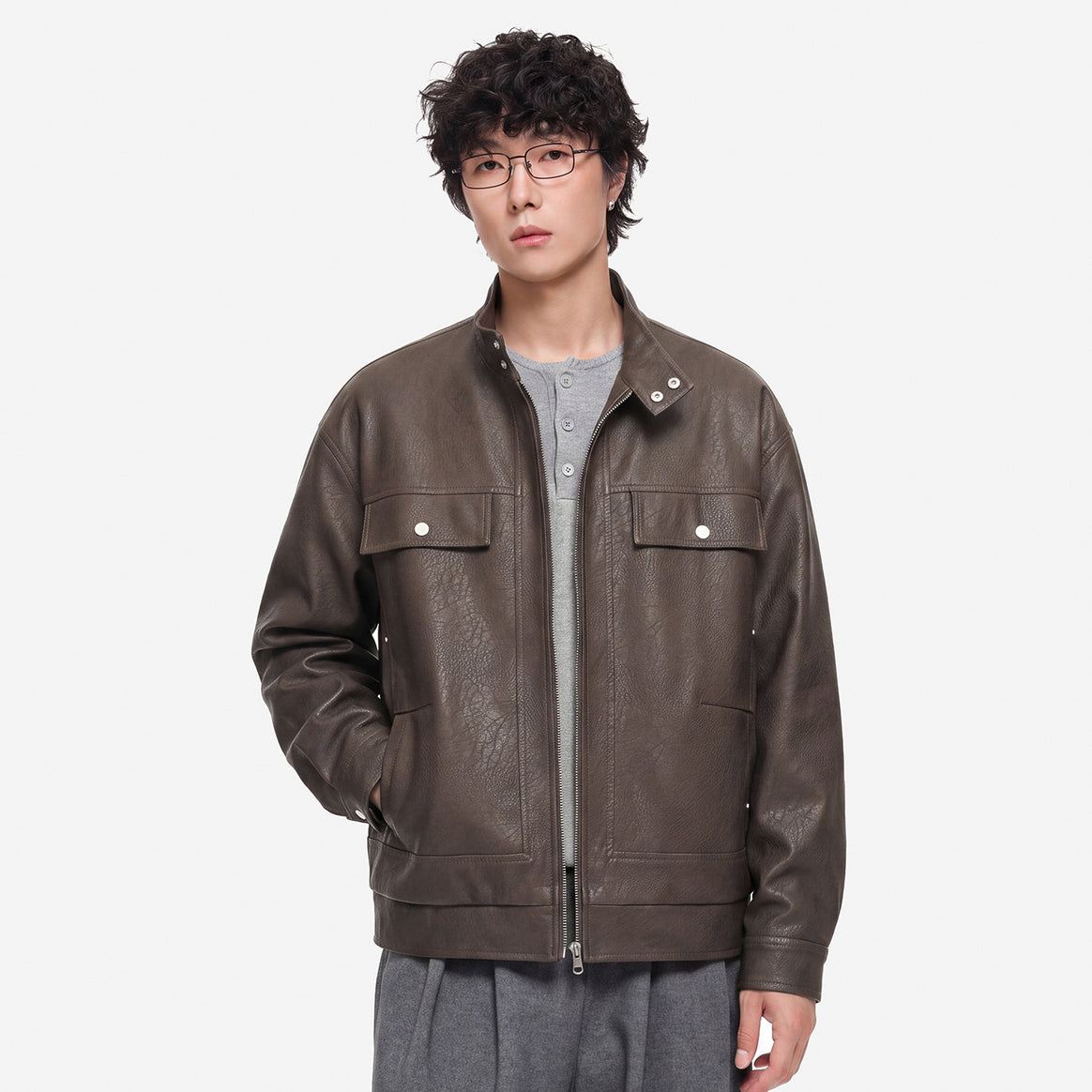 Men's leather jacket in field style with stand-up collar, chest flaps and zipper Mune Fashion