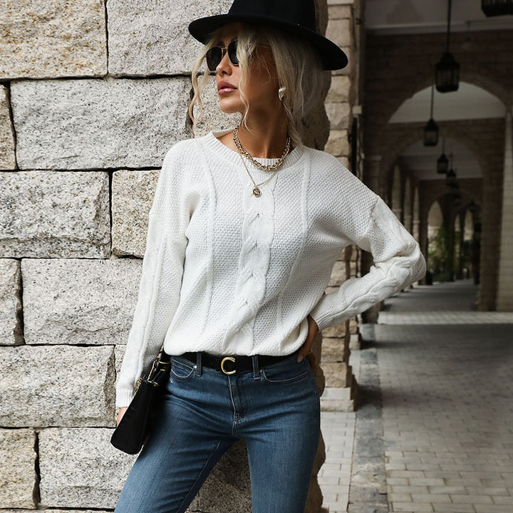 Women Fine Round Neck Sweater with Cable Pattern and Ribbed Hem Mune Fashion