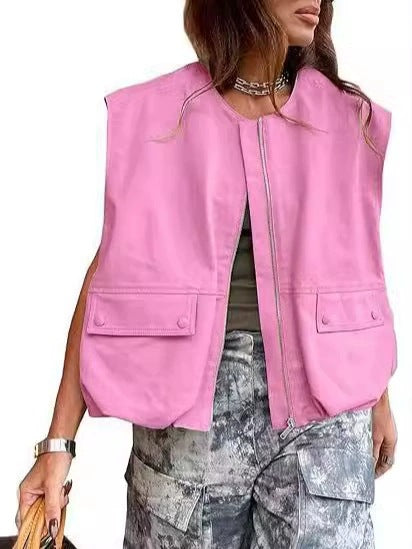 Women's sleeveless utilitarian vest with zipper and flap pockets Mune Fashion