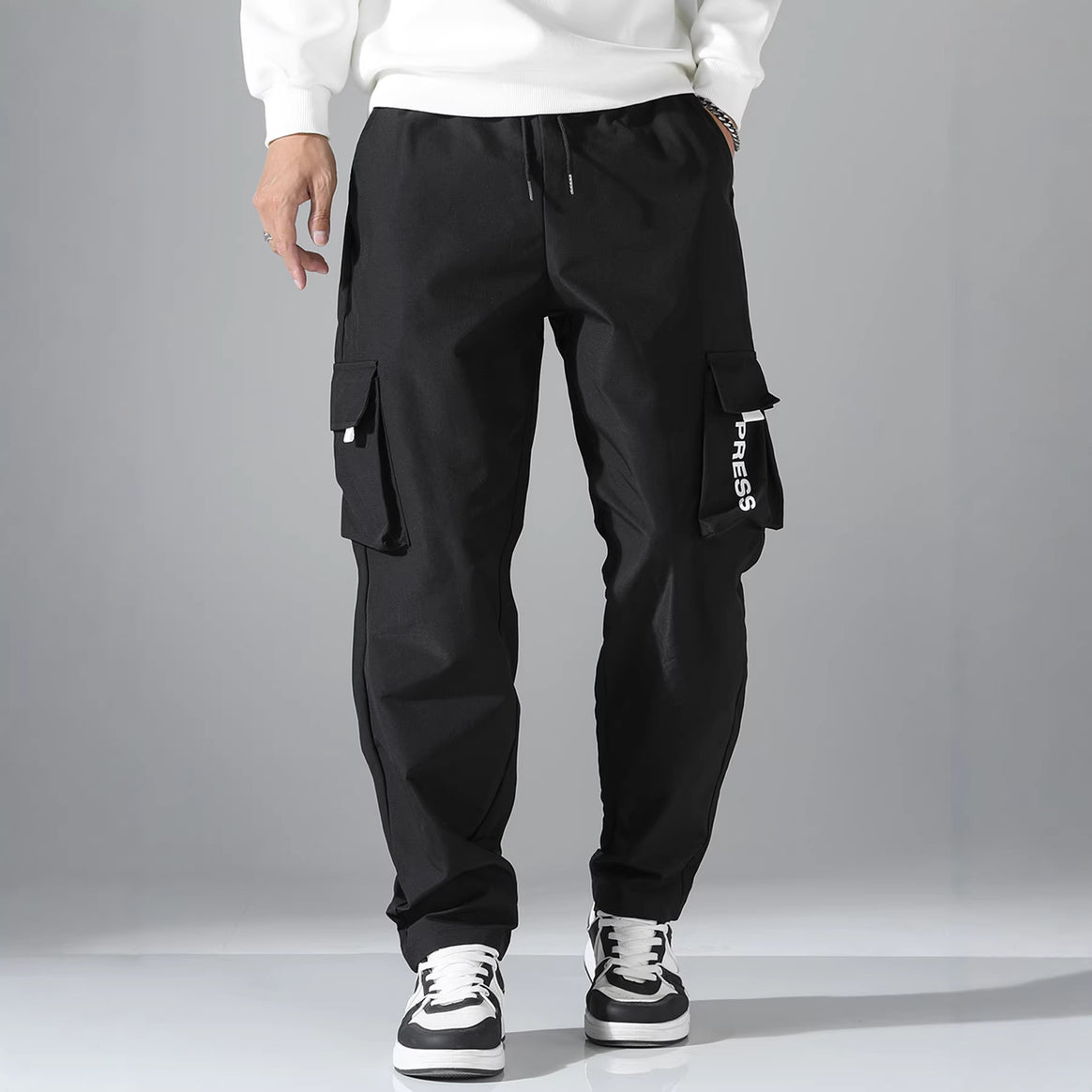 Men's Tapered Cargo Jogging Pants with Elastic Drawstring, Multifunctional Flap Pockets & Ergonomic Seams Mune Fashion