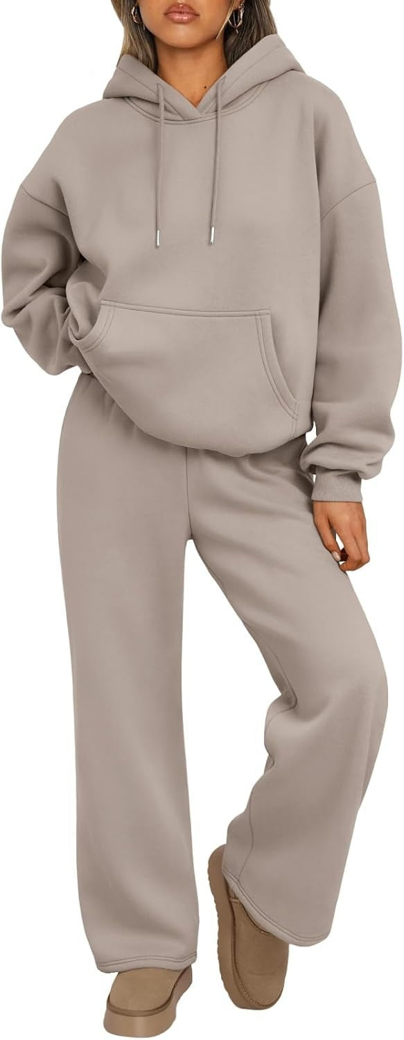 Unisex minimalist hoodie made of French Terry with flat drawstring and reinforced neck yoke Mune Fashion