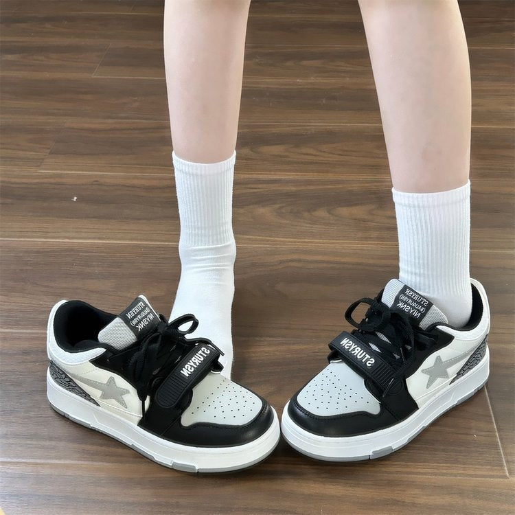 Women Sporty Sneakers with durable upper material and non-slip sole Mune Fashion
