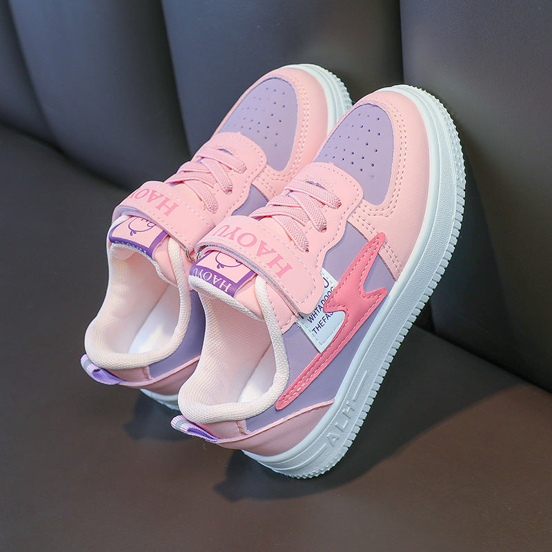 Women's sporty sneakers with adjustable Velcro and breathable surface Mune Fashion