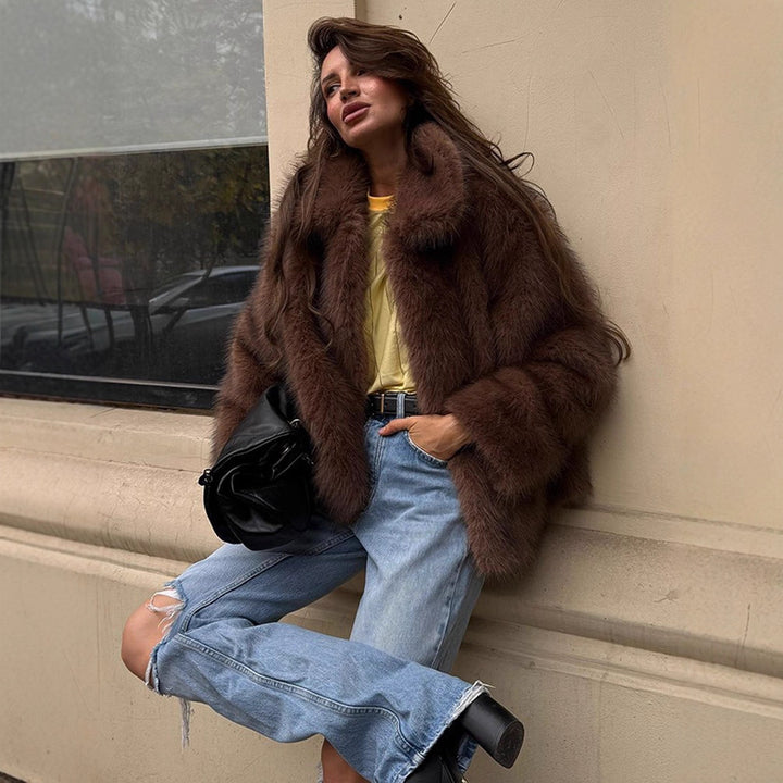 Women's Short Cut Voluminous Faux Fur Coat with Wide Shawl Collar Mune Fashion