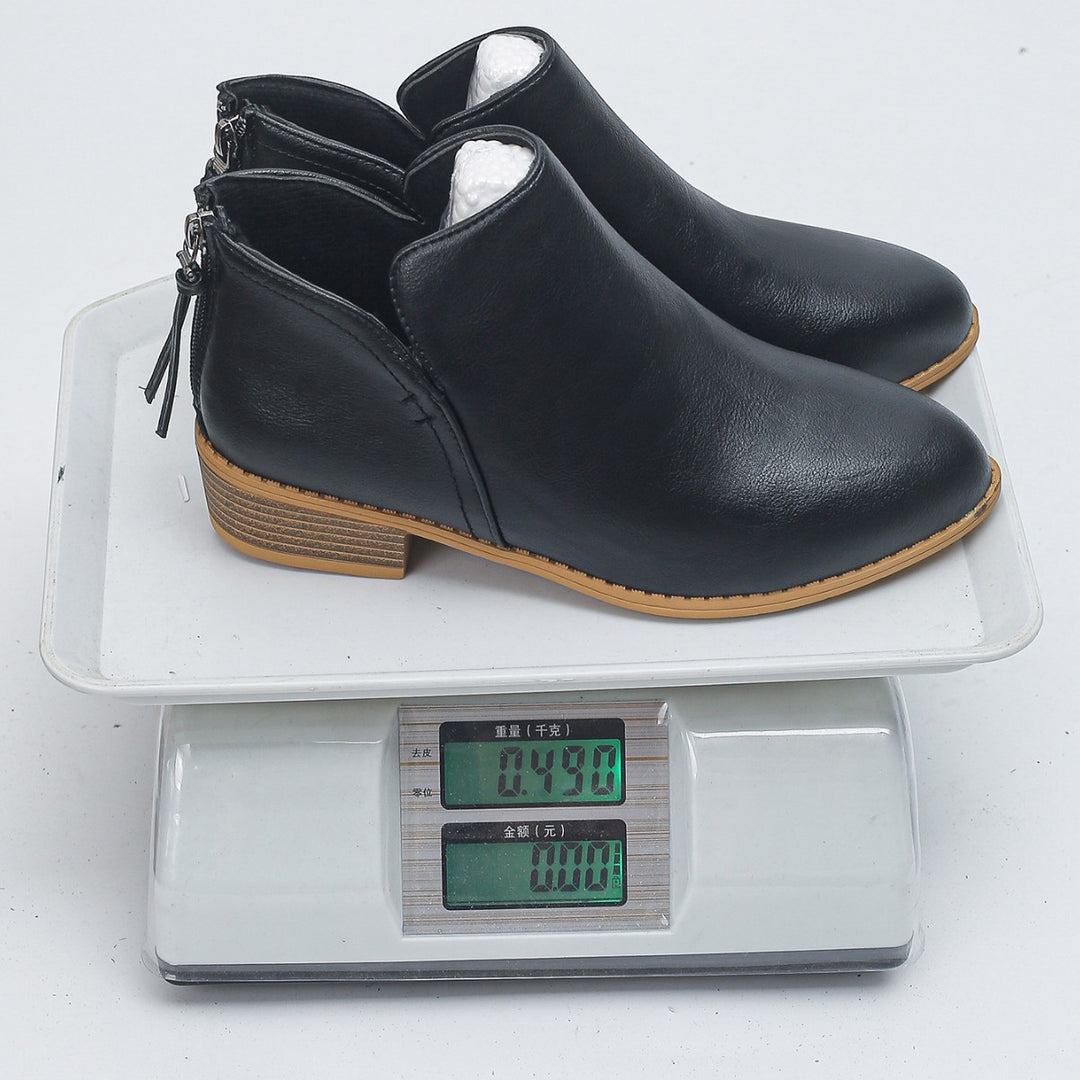 Women nan short ankle boot with rear zipper low block heel and side V-cut Mune Fashion