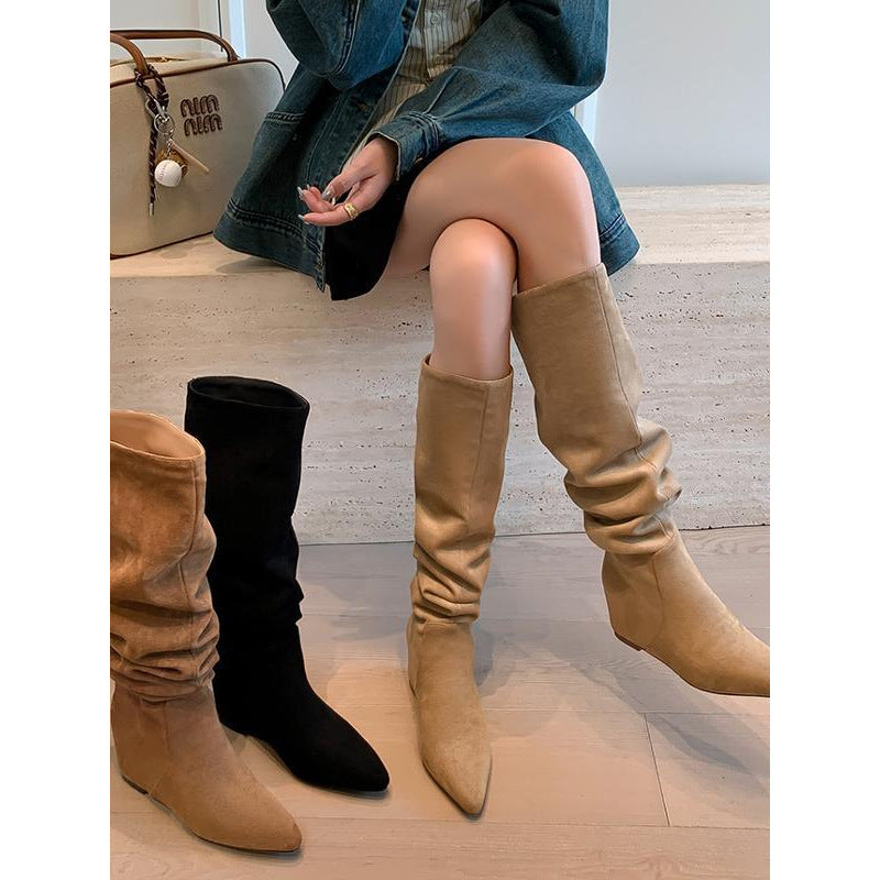 Women's knee-high slouch boots made of suede with pointed toe Mune Fashion