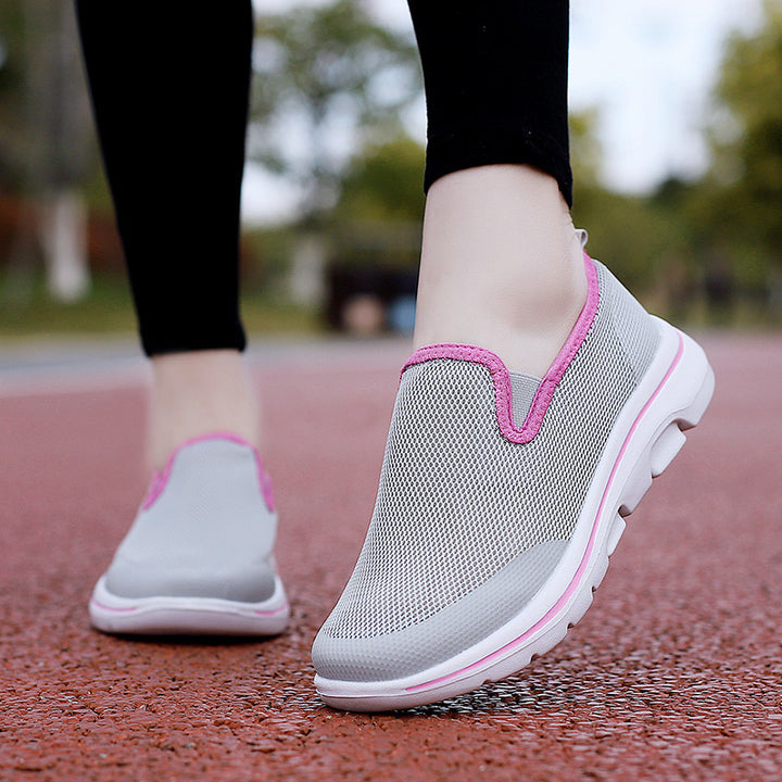 Ladies nan ergonomic Flex-Travel slipper with ventilated mesh and removable comfort sole Mune Fashion