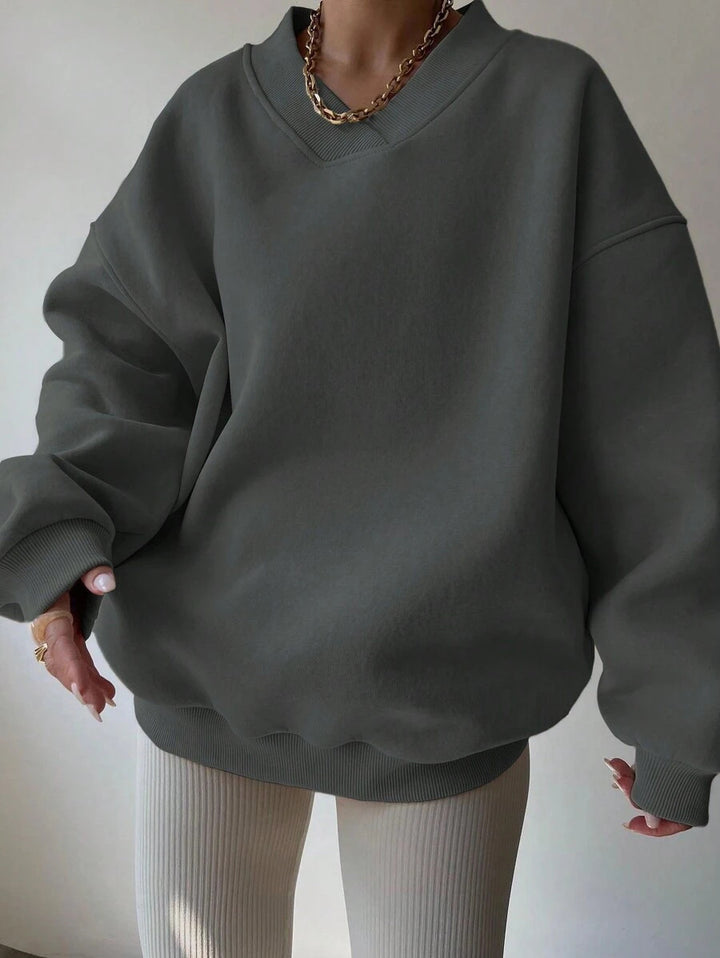 Women's Oversized V-Neck Sweatshirt with Reinforced Ribbed Collar and Extra Wide Cut Mune Fashion