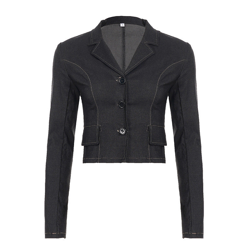Women Short Blazer fitted with decorative seams and flap pockets Mune Fashion