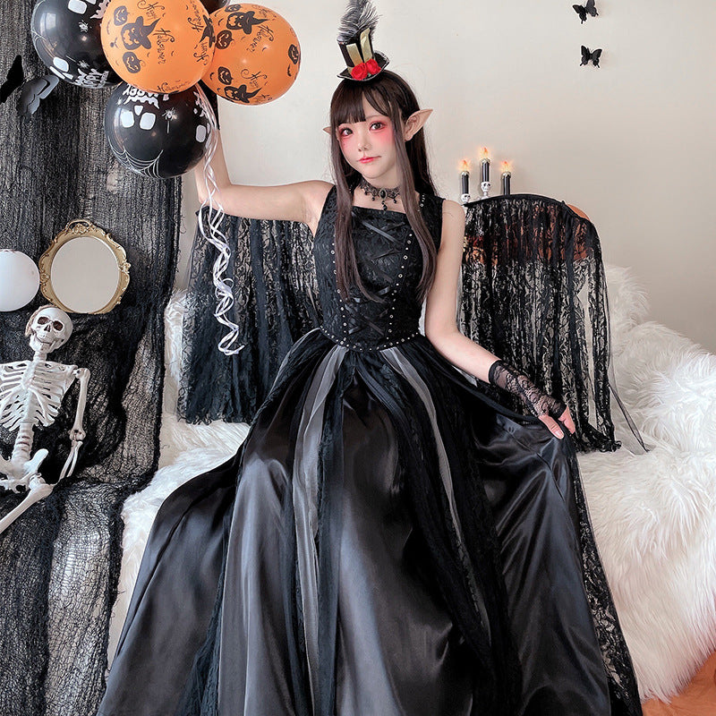 Women's Witch Costume with Tulle Skirt and Elegant Lace Accents Mune Fashion